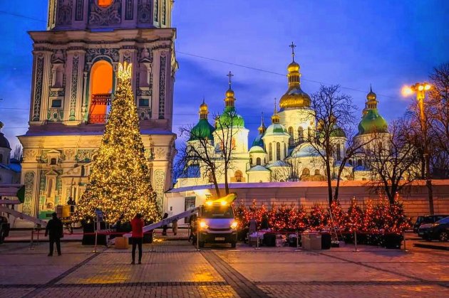 У Києві протестували вогні головної ялинки країни — офіційне відкриття буде 6 грудня на Миколая