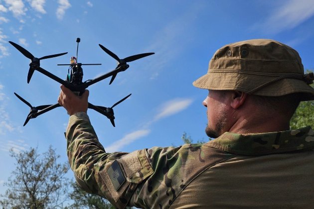 BLACK WIDOW WEB 10. Україна завершила випробування дронів з оптоволоконним зв’язком