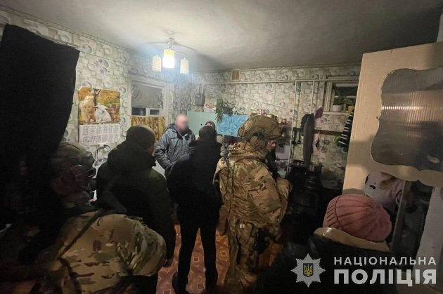 Поліція та СБУ знешкодили банду, яка готувала замах на сім'ю волонтерів на Черкащині (фото)