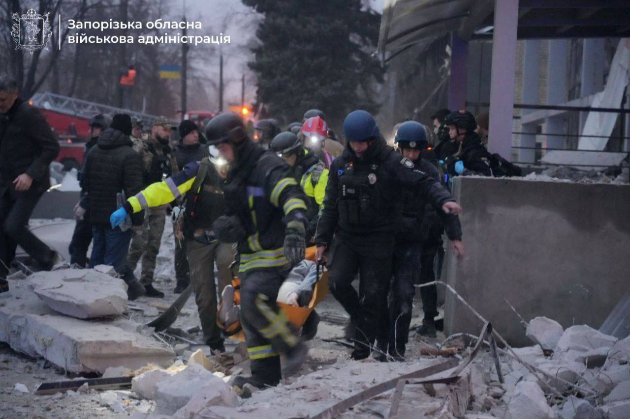 Окупанти атакували Запоріжжя: 4 загиблих, 20 поранених (фото, відео) 