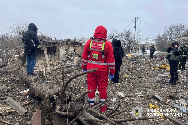 Росіяни посеред дня вдарили ракетою по Умані — поліція показала наслідки (фото)