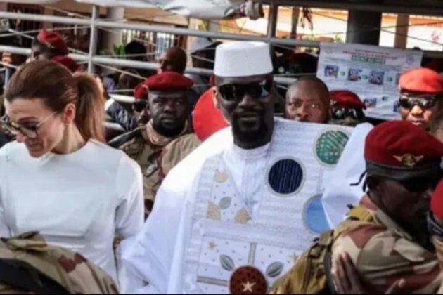 Лідер військового перевороту у Гвінеї Мамаді Думбуя переміг на президентських виборах