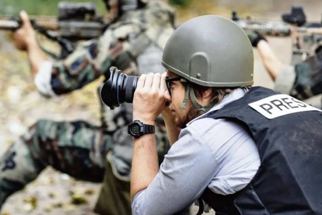В Україні виплачуватимуть допомогу у разі загибелі чи поранення журналіста під час роботи
