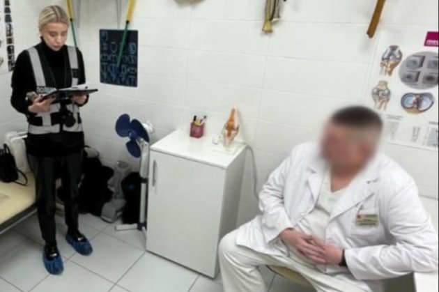 У Києві лікар вимагав від пораненого військового грошей за безкоштовну операцію — поліція