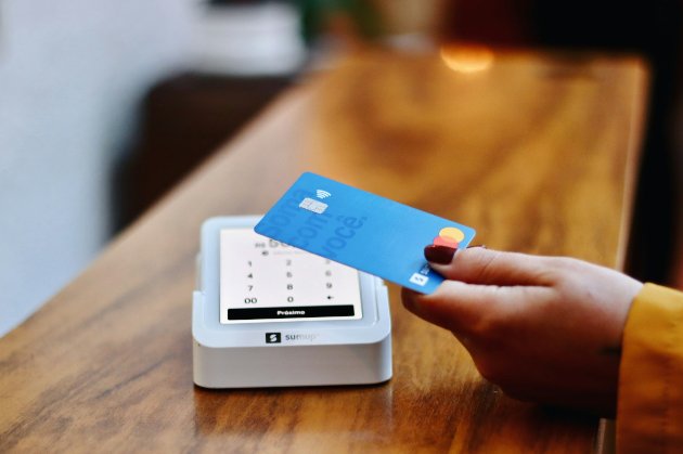 Банки Вірменії та Сербії почали блокувати рахунки та перекази росіян через чорний список ЄС