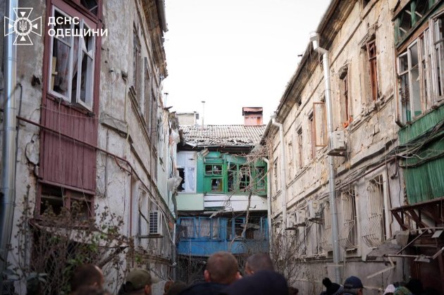 Ворог вночі масовано атакував Одесу та Херсон: мешканці залишились без світла і води (фото)