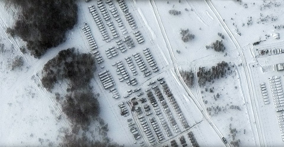 Скупчення військової техніки поблизу українського кордону
