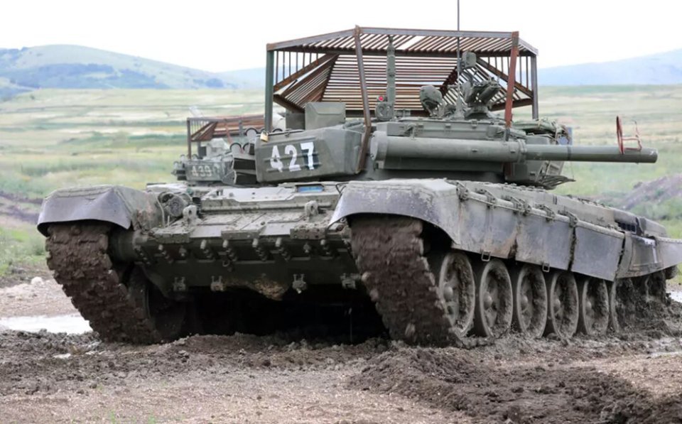 Самодельная защита российского танка 