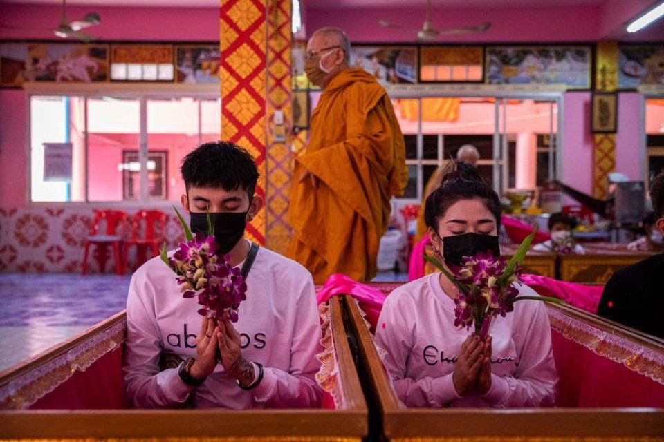 Мешканці Таїланду очищують карму в трунах