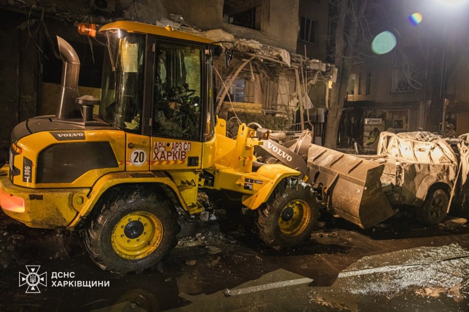 Під завалами багатоповерхівки у Харкові можуть перебувати ще п’ятеро людей (фото)