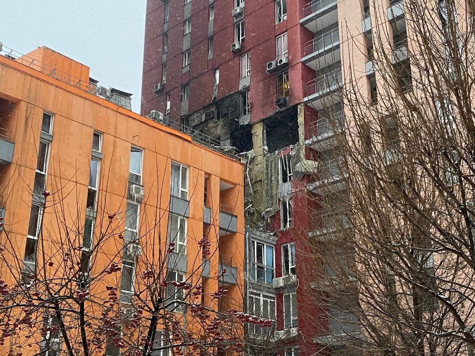 Росія масовано атакувала Україну ракетами і дронами: у Києві загинули люди, а у Львові уражено критичну інфраструктуру