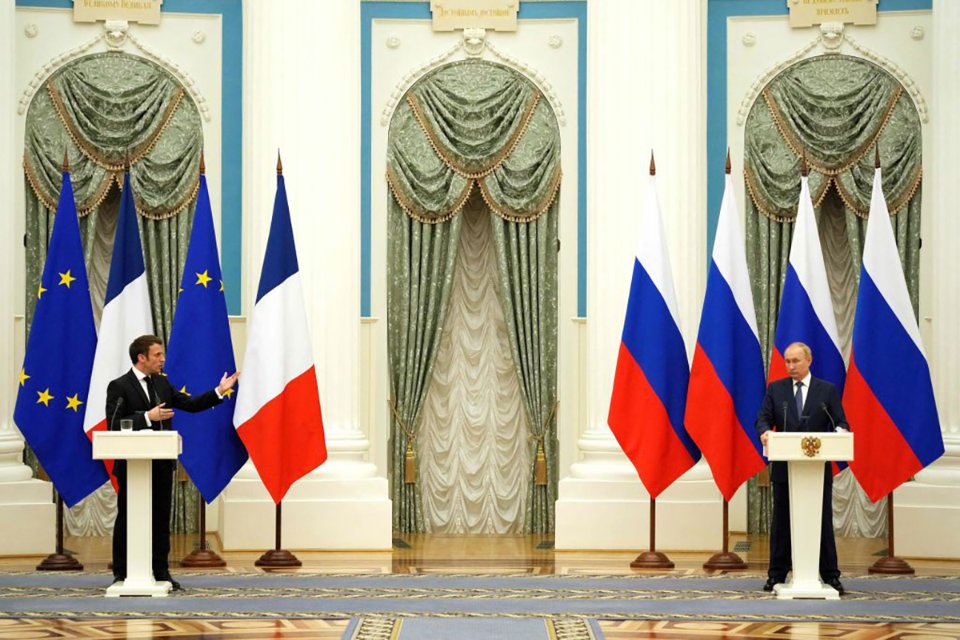 Макрон і Путін