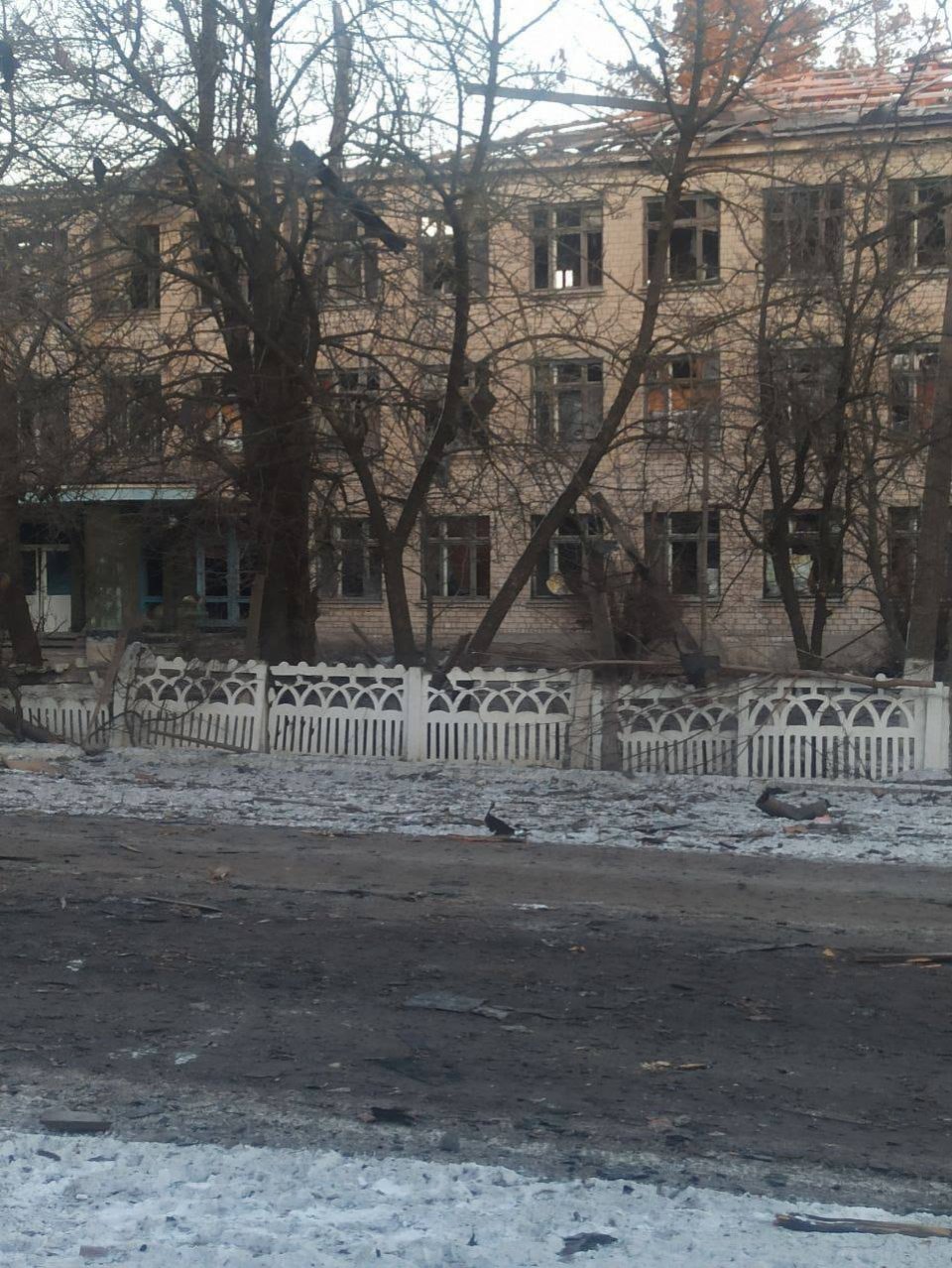 школа №3 Нікольське вибухи