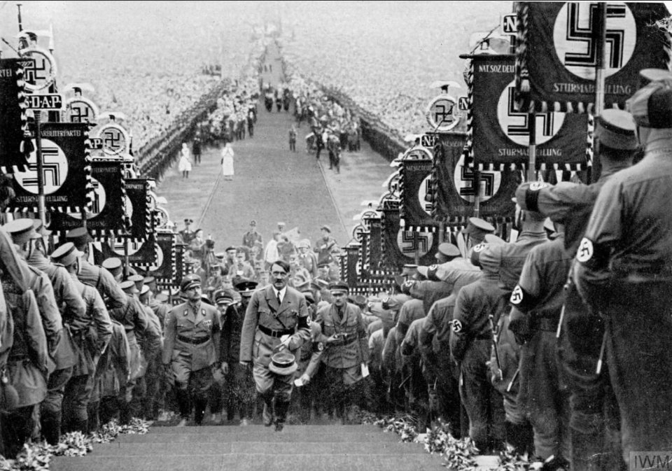 нацизм та фашизм Гітлер під час святкування «Свята врожаю» 
