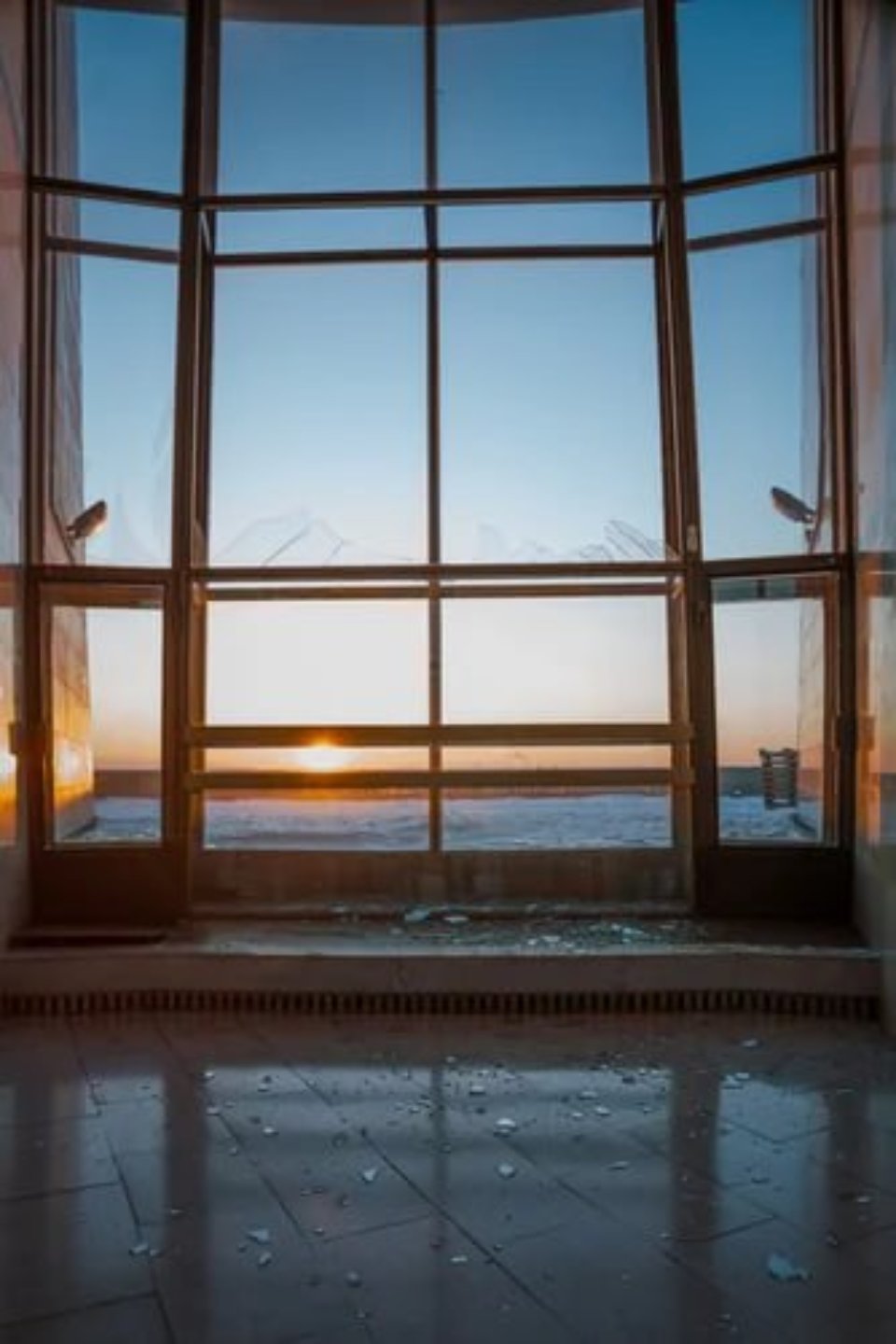 Російський удар по Києву пошкодив музей у підніжжі монумента «Батьківщина-мати» (фото)