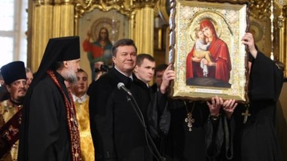 Віктор Янукович також любив покрасуватися перед іконами / відкриті джерела