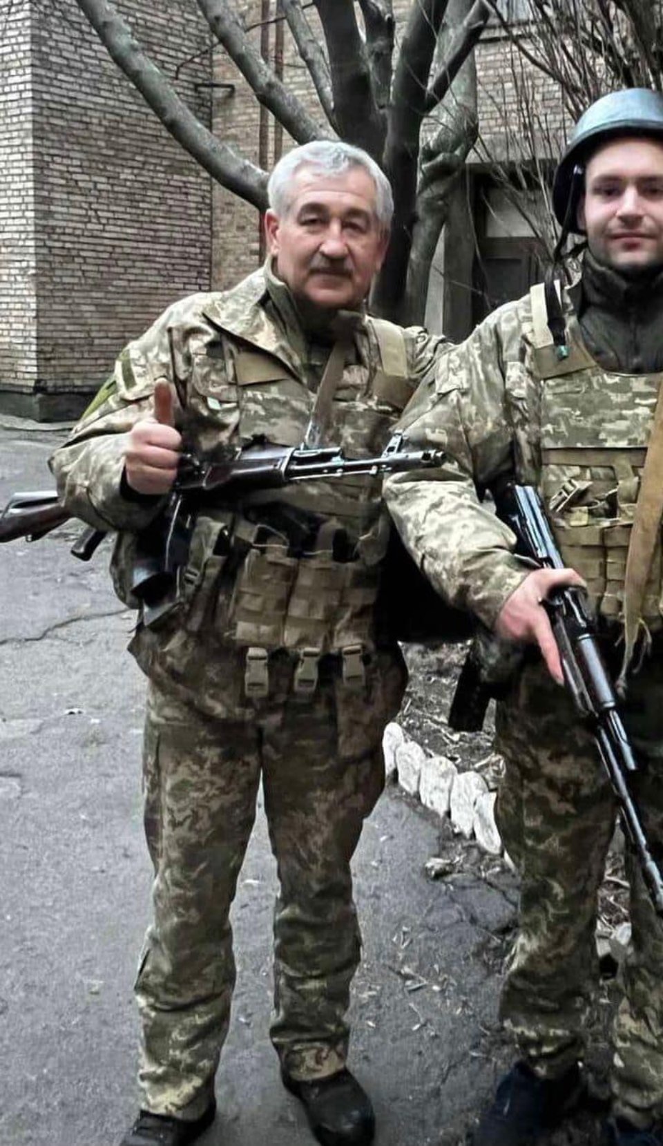 Олександр Марченко (зліва) Олександр Марченко