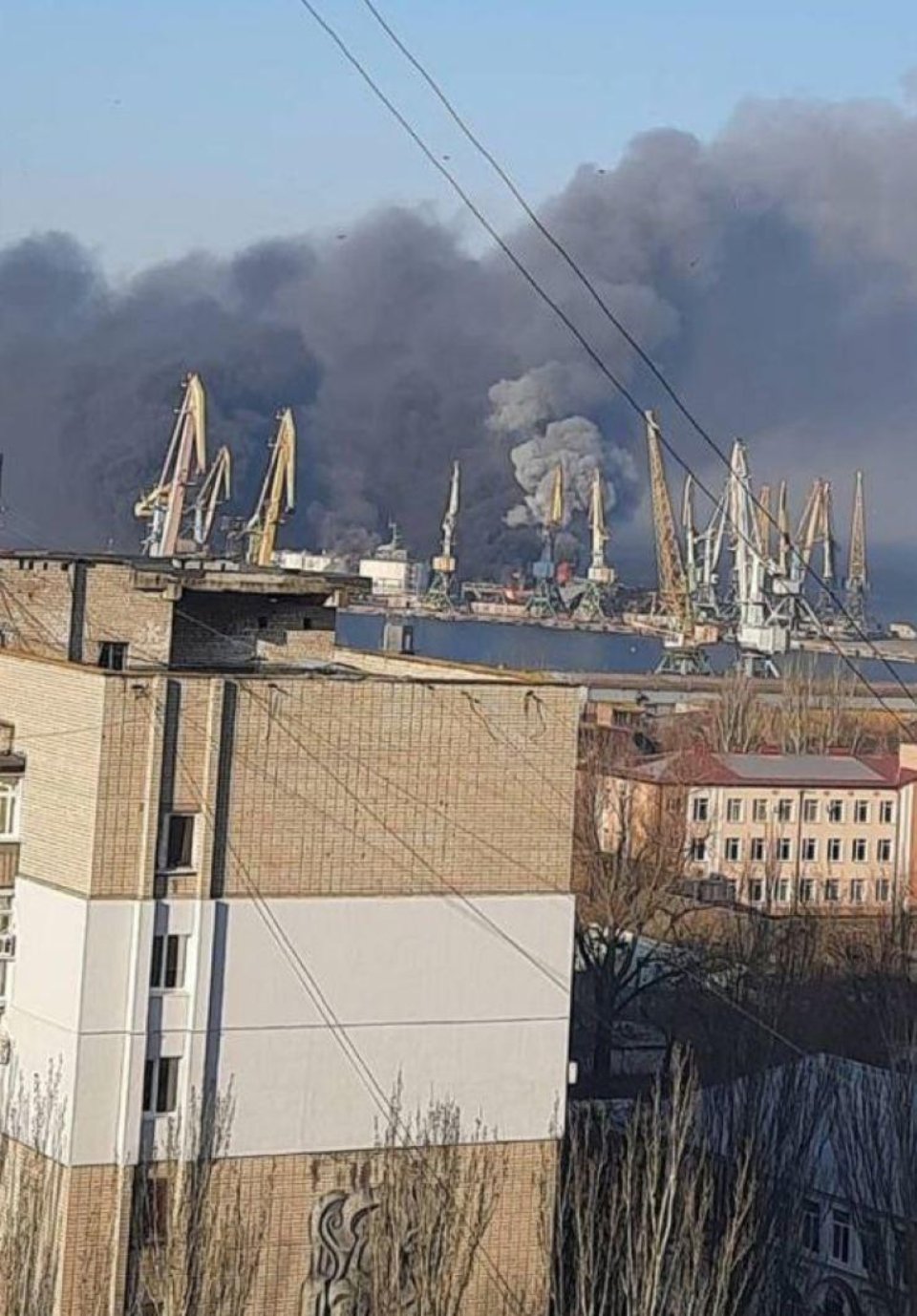 Сильна пожежа у Бердянському порті