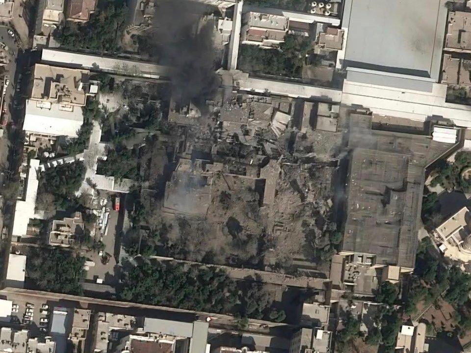 Фото знищеної резиденції Хаменеї в Тегерані