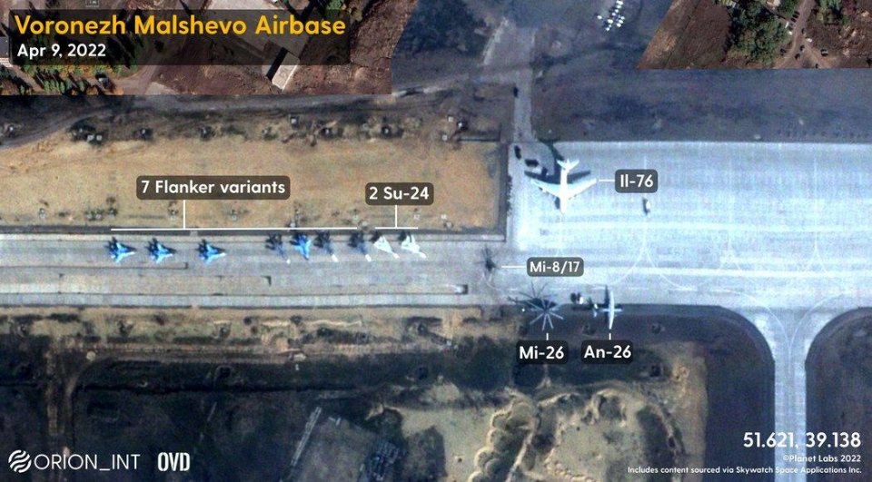 Росія зібрала на аеродромі у Воронежі десятки літаків