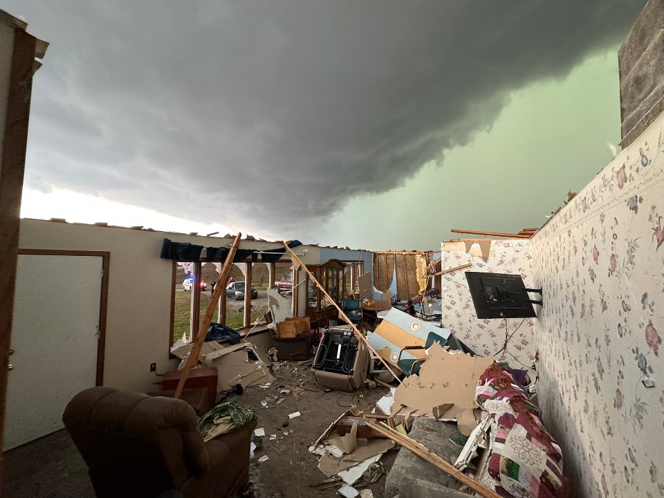 Наслідки торнадо у місті Гедрик (Айова)