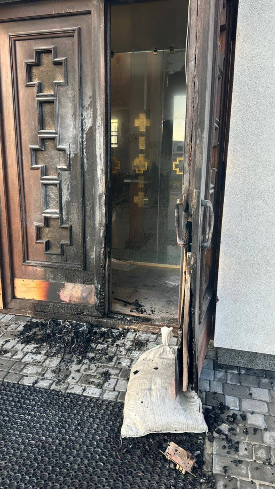 Підпал дверей храму УГКЦ у Львові фото