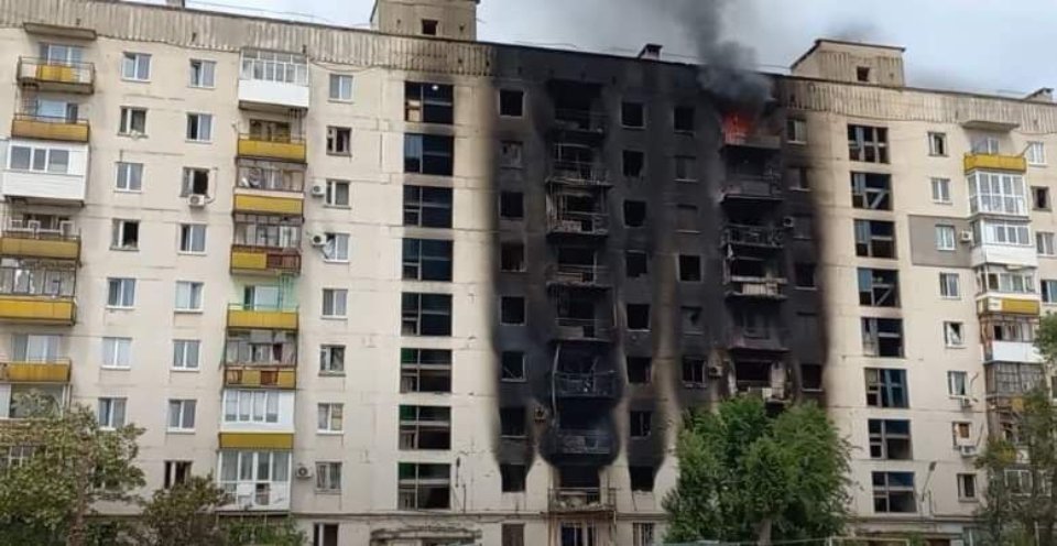 обстріляний житловий будинок на Луганщині