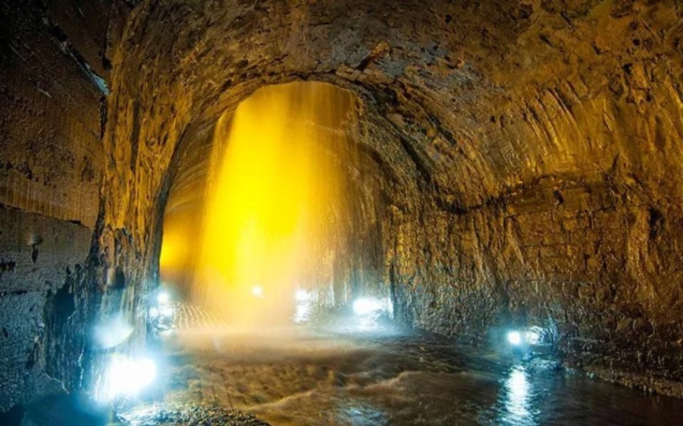 Микільське підземелля у Києві
