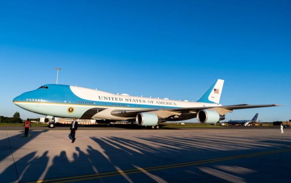 Air Force One Трамп