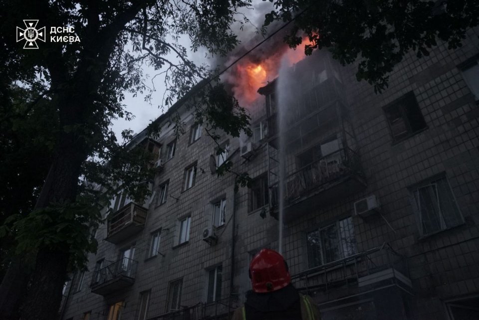 Уночі окупанти атакували Київ: кількість постраждалих зросла до восьми, є загиблі