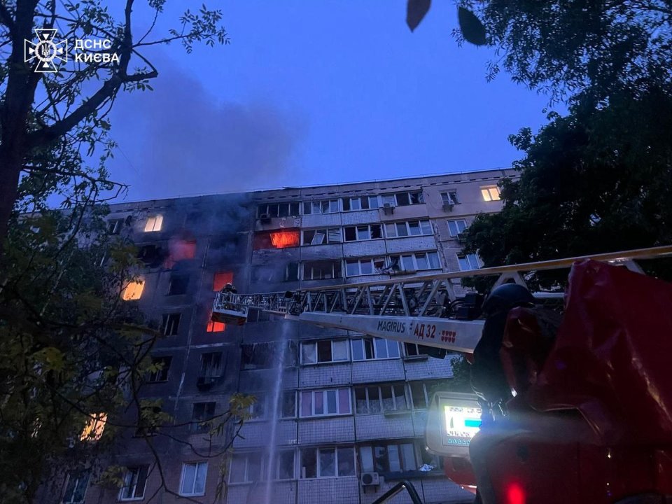 Уночі окупанти атакували Київ: кількість постраждалих зросла до восьми, є загиблі