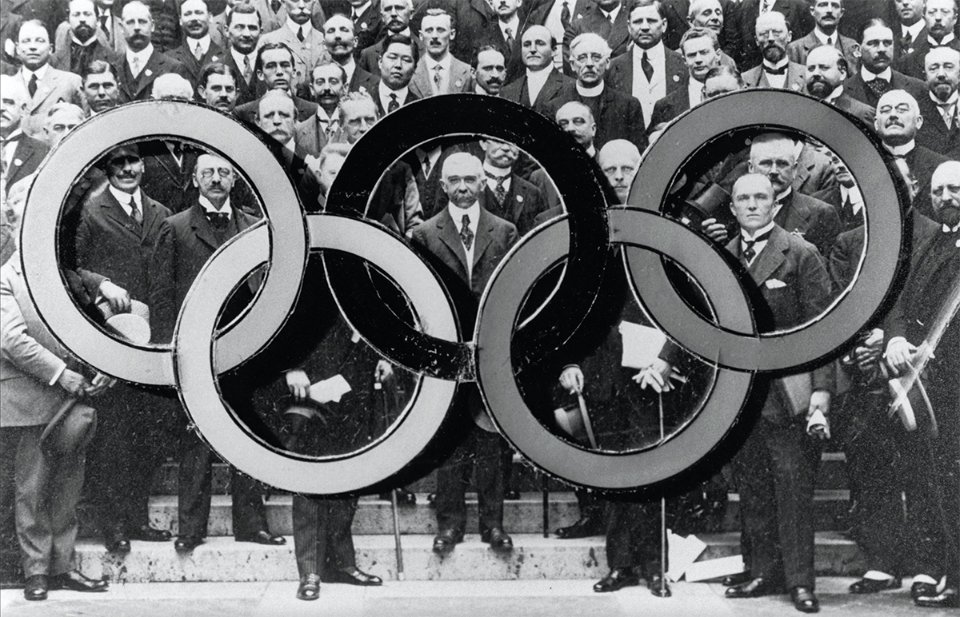 Сесія МОК у Парижі, 1914 рік. Посередині — Кубертен / Getty Images
