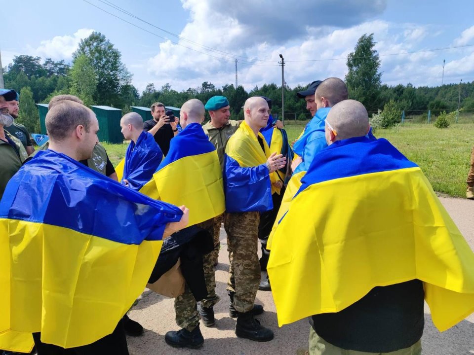 Україна та росія обмінялися військовополоненими (фото)