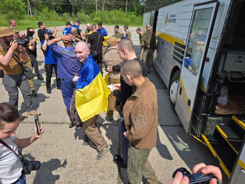 Україна та росія обмінялися військовополоненими (фото)