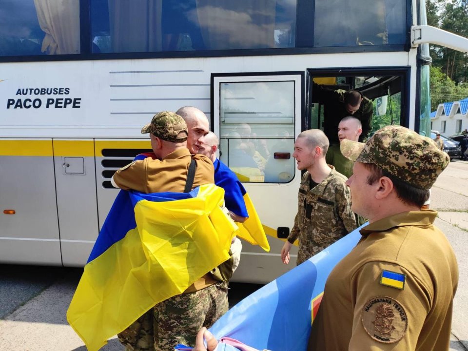Україна та росія обмінялися військовополоненими (фото)