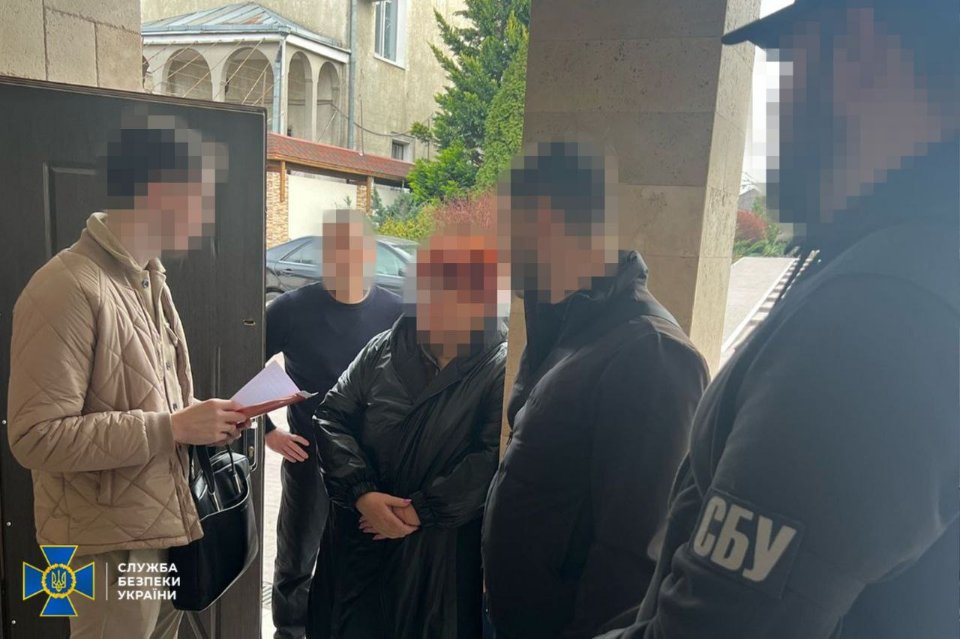 Викрили посадовців Одеської міськради, які розкрали 2,1 млн грн, виділених на поховання українських воїнів