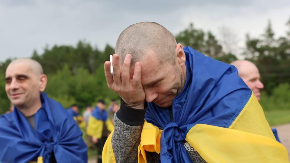 Новий обмін полоненими: Україна звільнила з полону групу важкохворих захисників