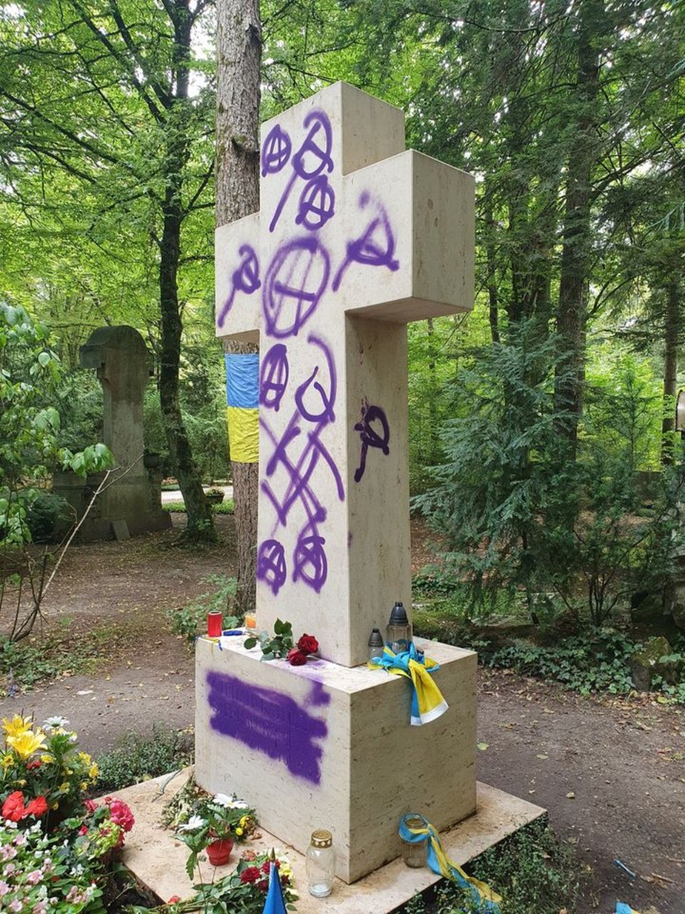 В Німеччині вандали осквернили могилу Степана Бандери