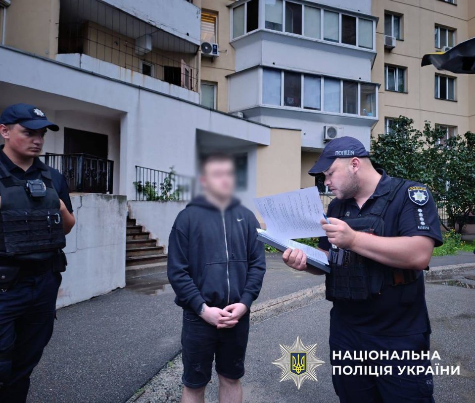 У Києві водій вистрілив у лице перехожому через зауваження щодо паркування авто (фото)