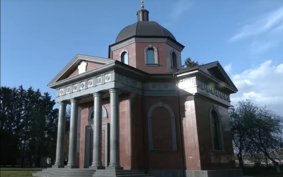 Мавзолей Леоніда Яковишина