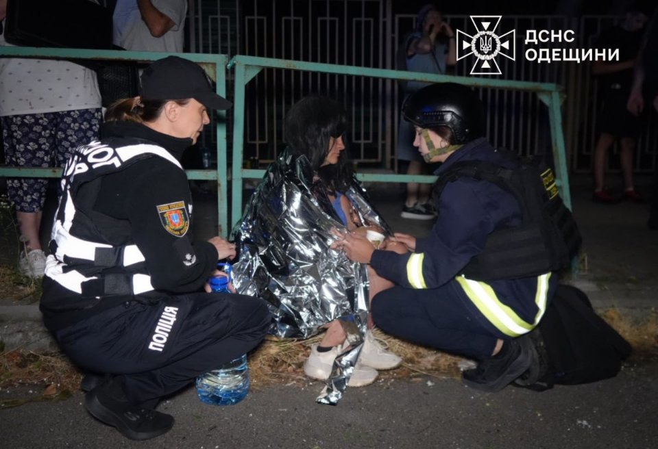 Росіяни масовано атакували Одесу: є загибла та постраждалі, серед них — діти (фото, відео)