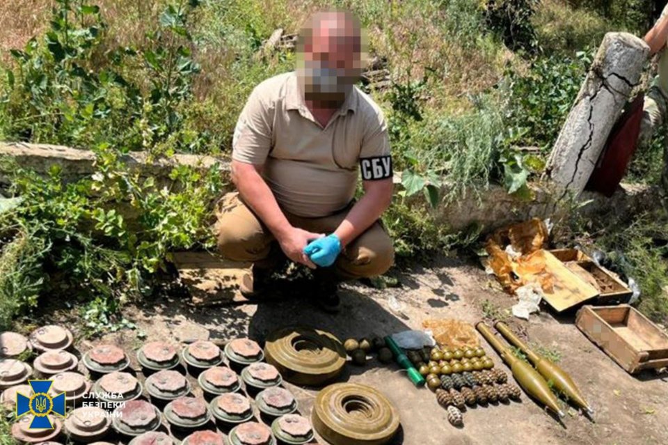 В Україні викрили мережу торговців трофейною зброєю: затримано 15 зловмисників (фото)