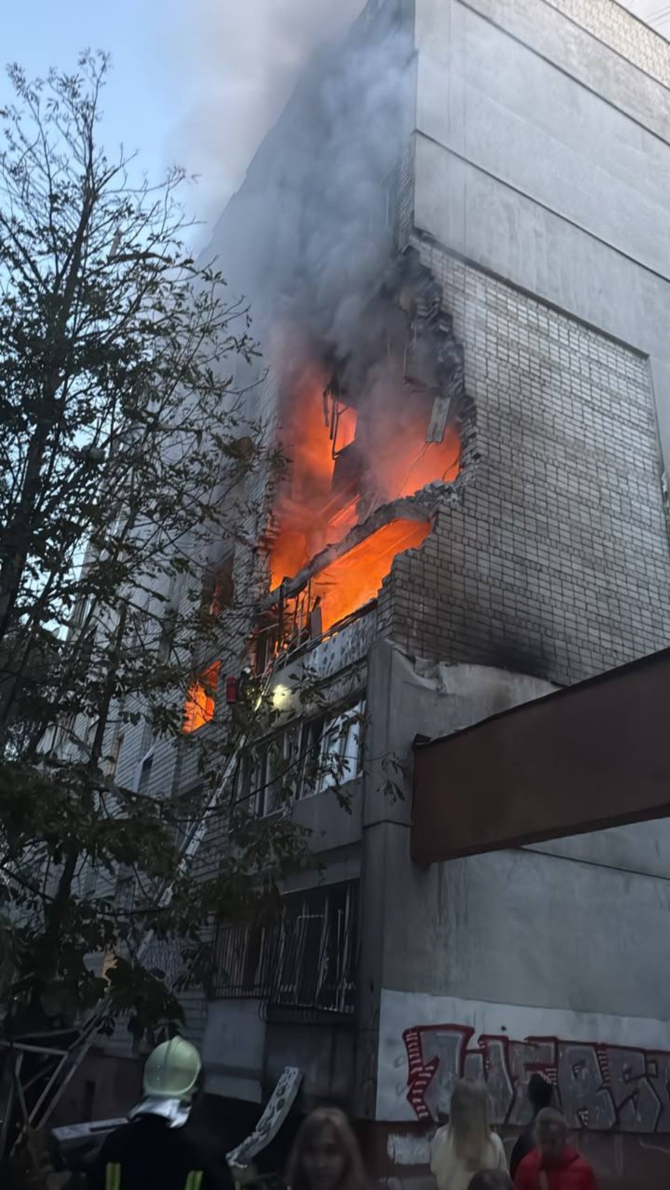 У ніч на 30 липня російські війська здійснили масовану атаку по Україні. Одним із найбільш постраждалих міст став Львів