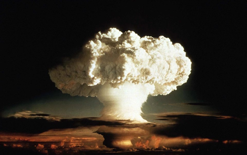 Ядерний гриб після першого випробування водневої бомби