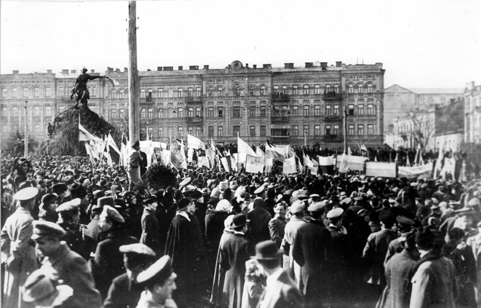 мітинг 1 квітня на софійській площі 1917 прапор