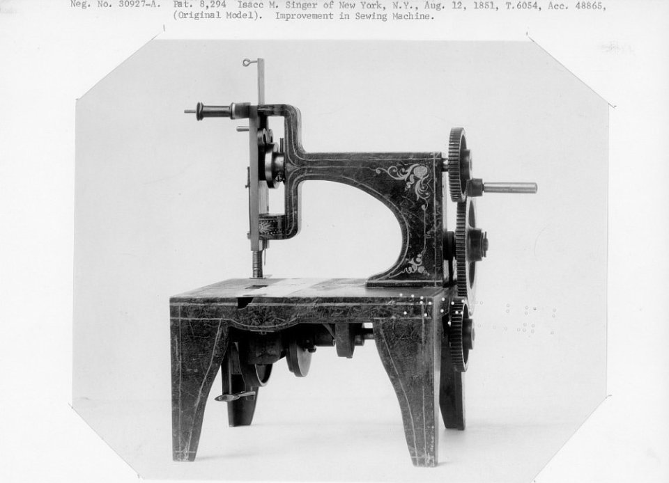 Перша швацька машинка Зінґера, запатентована 12 серпня 1851 року