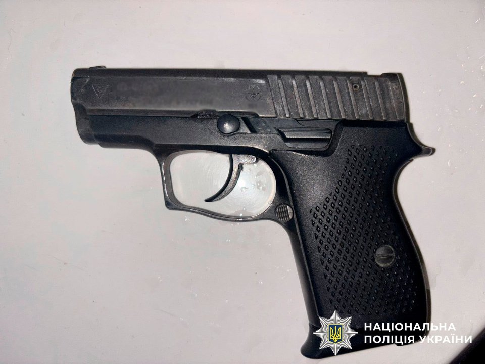 Зброя, яку мав при собі горе-водій ДТП Київ