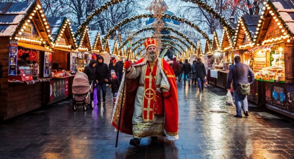 Святий Миколай на львівському різдвяному ярмарку