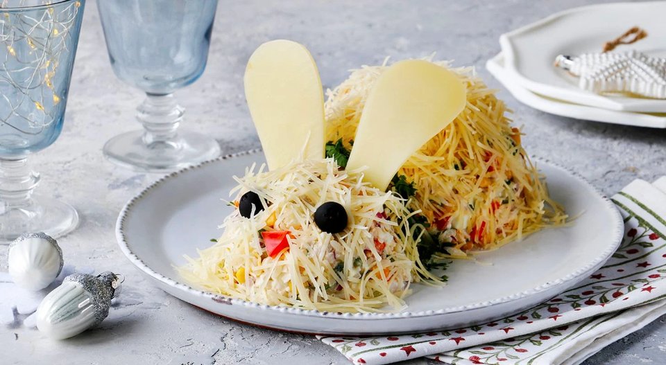 Новорічний салат 2023 у формі кролика: рецепт