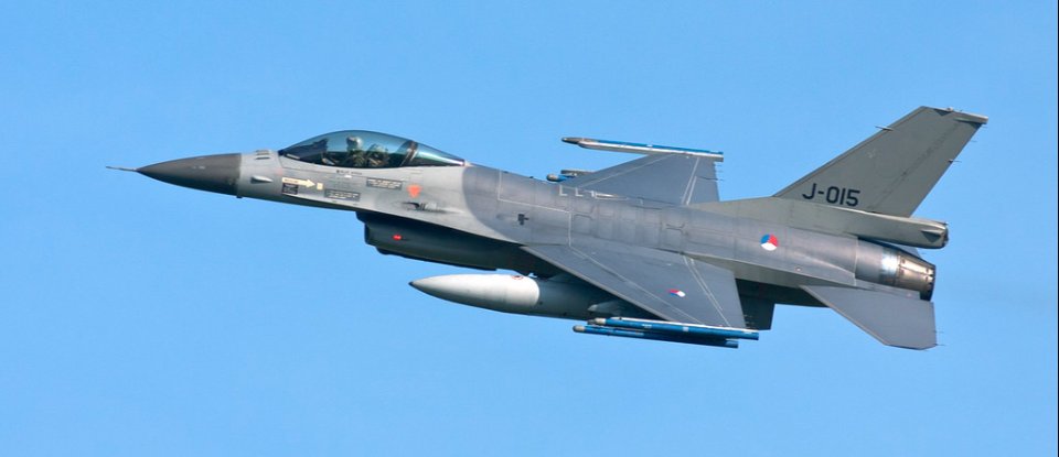 винищувач F-16